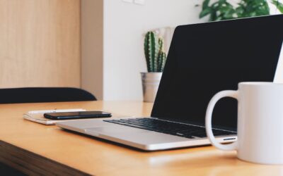 Individuelle Büroecken in Einbauschränken für das Homeoffice