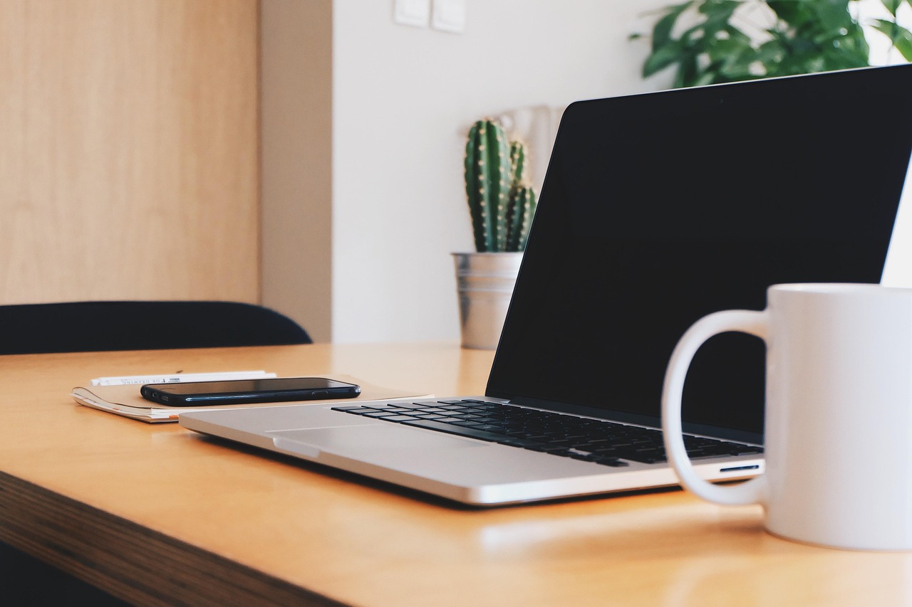 Individuelle Büroecken in Einbauschränken für das Homeoffice Individuelle Büroecken in Einbauschränken für das Homeoffice